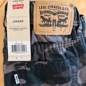 Boys Camo Levi’s Joggers